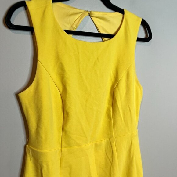 Lulu's yellow lacy open back dress - Picture 3 of 7